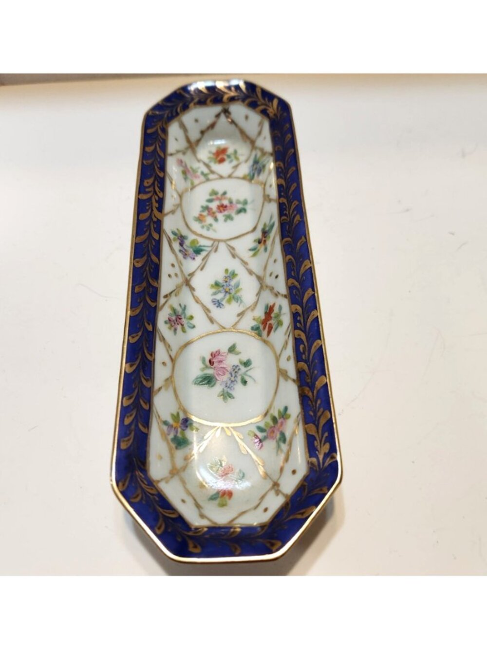 Vintage Asian Porcelain Trinket Tray With Floral Gold Detailing & Blue Accents - Picture 3 of 9